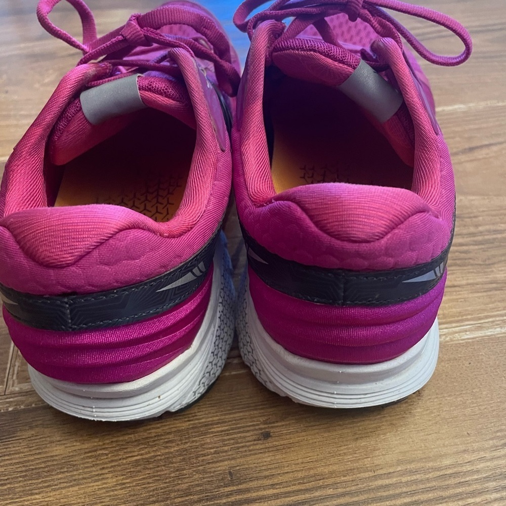 New Balance Vazee Prism women's running shoes in a bright pink color. - Picture 2 of 5